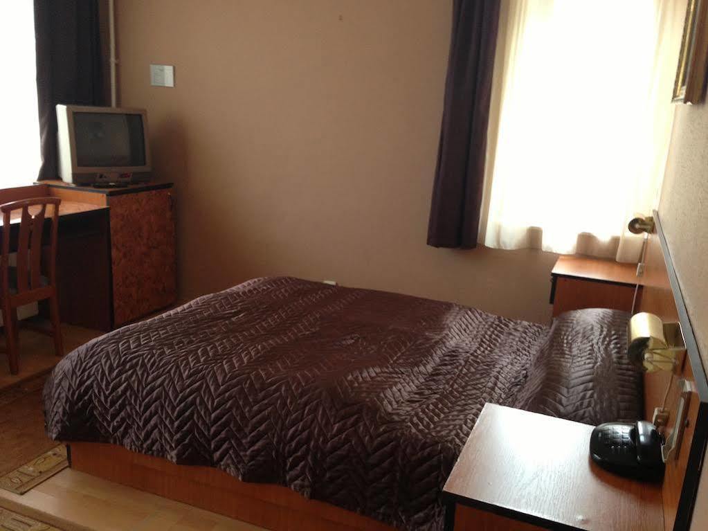Villa Hotel Kristal Budapest Extérieur photo
